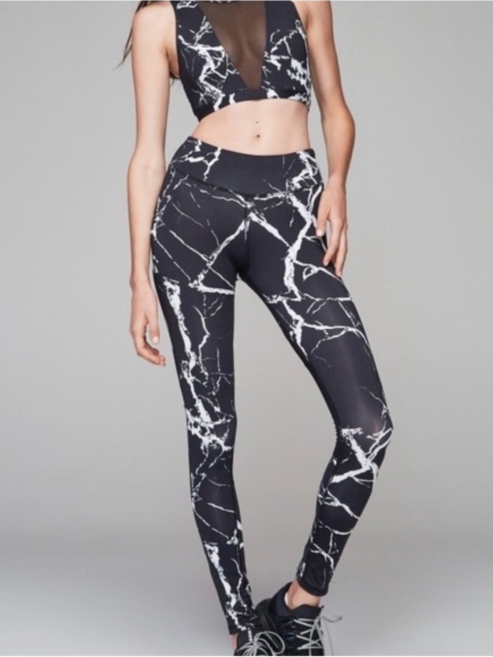 Express Body Contour Black Marble Print Active Top & High-Waist Leggings Set XL